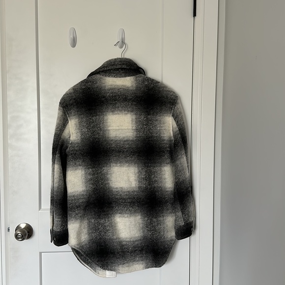 Aritzia Ganna Shacket - Picture 2 of 2